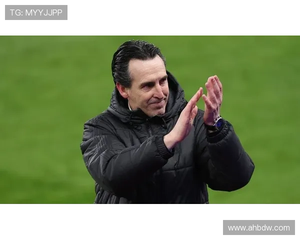 维拉公园内外：埃梅里挑战与罗杰斯转会警示